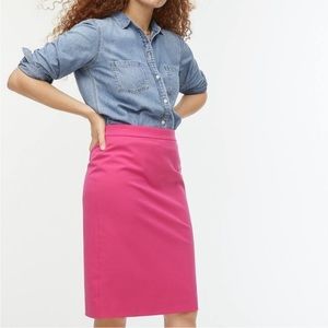 EUC J Crew No 2 Pencil Skirt in bi-stretch cotton P12 in soft fuchsia